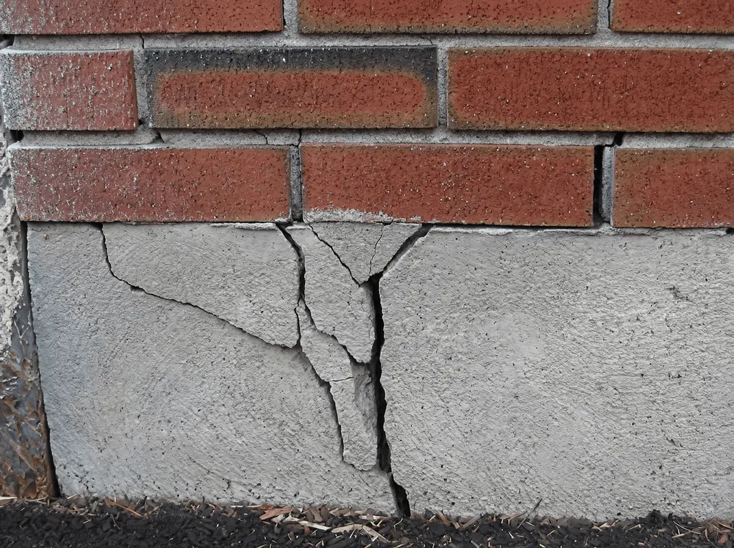 Concrete foundation with serious structural damage in Lakeland, FL